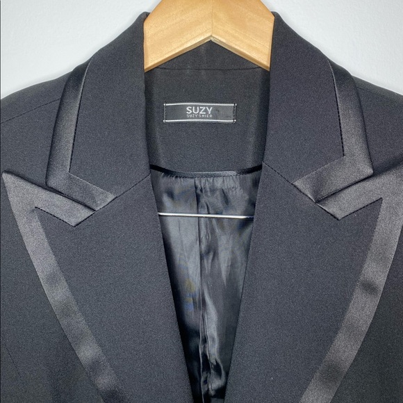 Suzy Shier Blazer - Picture 2 of 6